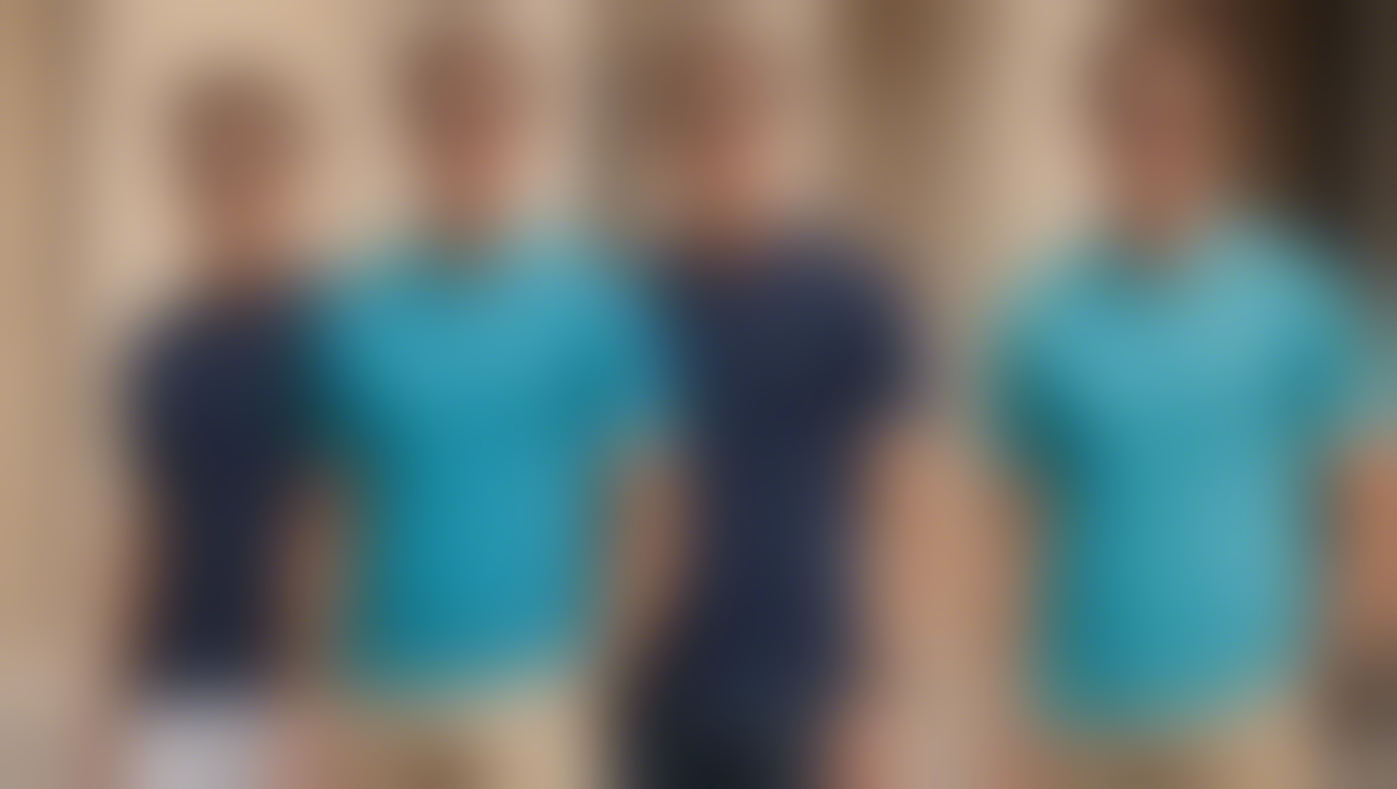 découvrez comment adopter le polo au printemps 2024 avec élégance en suivant 3 étapes simples pour avoir un look riche et tendance.