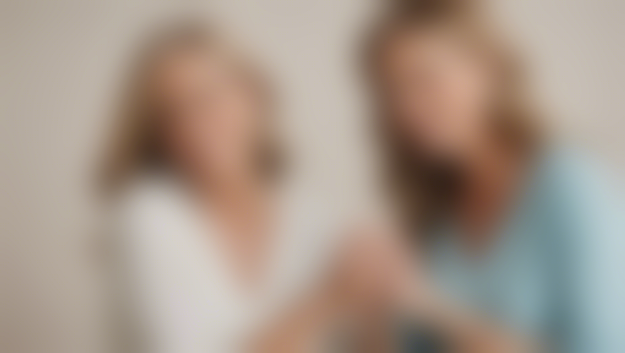 découvrez une sélection de bijoux époustouflants à offrir pour la fête des mères, adaptée à tous les budgets. trouvez le cadeau parfait pour célébrer votre mère avec style et élégance.